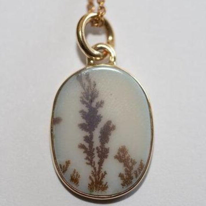 Scenic Quartz Necklace