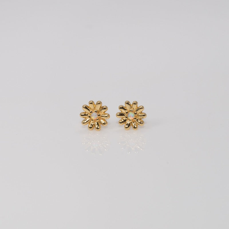 Daisy Stud in Gold