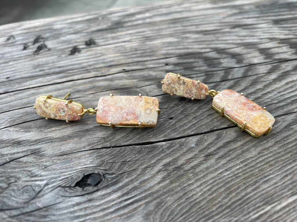 Queen Prong Sponge Coral Earrings